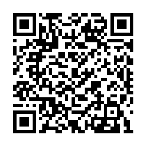 他那深邃的眸子和鹰钩鼻瞧着让人有些不寒而栗二维码生成