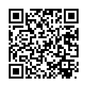 他随随便便扎起来的发髻也因此散落二维码生成