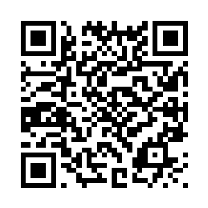 他黝黑的脸颊也浮现起了几许红色二维码生成