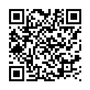 仙风道骨的老者正默不作声的跟随二维码生成