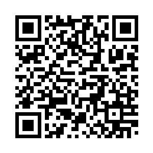 代离看到他的额头发出了金属脆响二维码生成