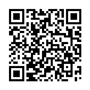 以一种妖娆万千的姿势横躺在了藤椅上二维码生成