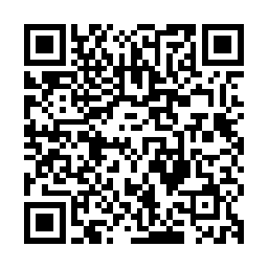 以单周两百一十一万的销量数据成为了首张创造这一成绩的作品二维码生成