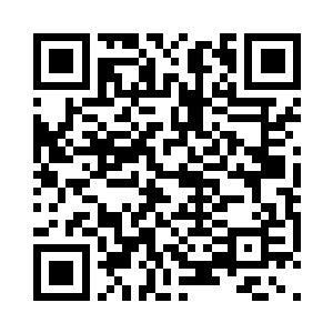 以及一些娱乐城的服务员在搬运酒水饮料二维码生成