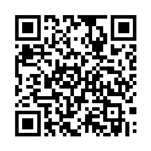 以及高低起伏的雕栏隐藏在花簇当中二维码生成
