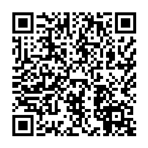 以强悍与不屈的姿态握住砥砺的天穹与地辄……如同火山爆发一般二维码生成