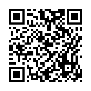 以极快的速度向着走在最前面的肯德团长射去二维码生成