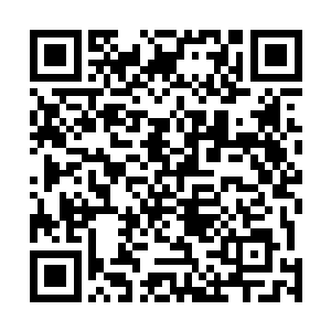 以某种有节奏的鼓点踩在寂静的夜晚和坚硬的水泥地板上二维码生成