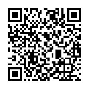 以流星赶月之势直直扎进了幸存的一名黑衣人的胸口二维码生成