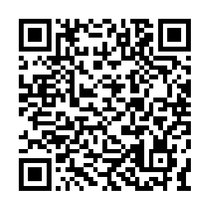 以肉身的强大力量可以轻易的震碎这凝固的空间二维码生成