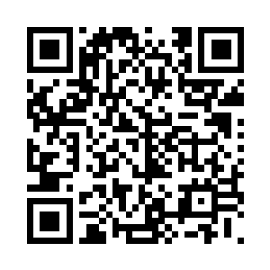仨大老爷们儿不知从哪儿捣鼓出一副扑克牌二维码生成