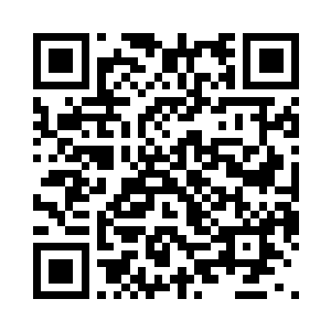 们说了一声之后走到了角落接通了电话二维码生成
