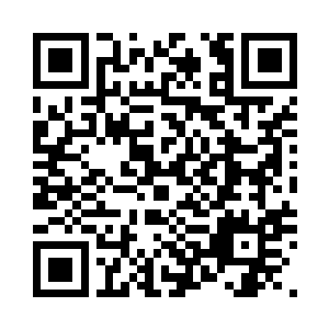 仰头看着夜幕下满天星辰的美丽夜色二维码生成