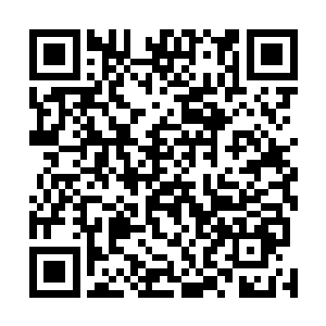 任冰叹口气重新拉上窗帘赤着脚丫一瘸一拐向着浴室走去二维码生成