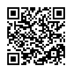 仿佛四周的嘈杂和人群瞬间都已经远去二维码生成