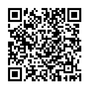 仿佛头顶之上近在咫尺的地方有无数架飞机同时掠过一般二维码生成