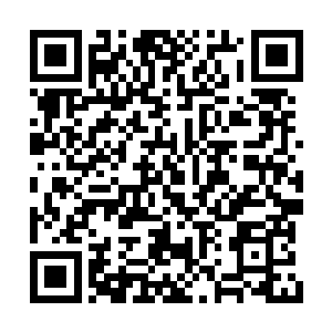 仿佛时时刻刻能穿透我的黑裙看到我里面的黑丝二维码生成