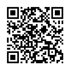 仿佛爬行动物一般疯狂的跳上了岩石狂奔……二维码生成