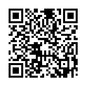 仿佛要将对方完完全全地嵌入自己的身体似的二维码生成