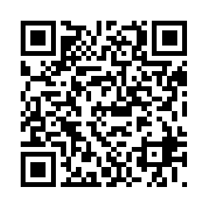 仿佛趴伏在地面的魔鬼缓缓站了起来二维码生成