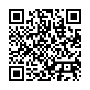 伊亚斯忌惮不已地叫出了贝克拉克的名字二维码生成