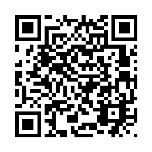 众人就在离月神殿不远的地方等待二维码生成