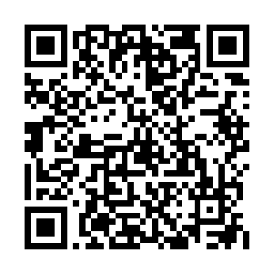 众人都觉得好像在他眼底已经看见了暴毙的老王二维码生成