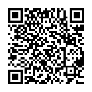 会发现那是无数个向着不同方向旋转的小黑洞汇聚在一起而成二维码生成