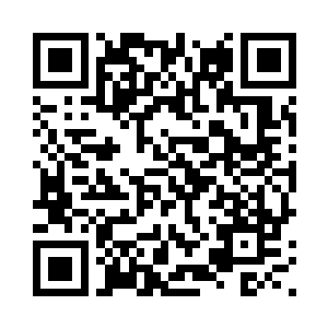 传奇宗师双手在空中结了一个手印二维码生成