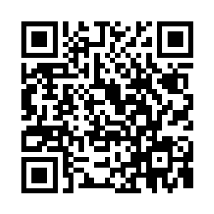 传闻是一处会一动的月牙湖泊与灌木丛林二维码生成