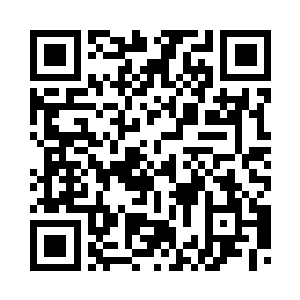 伯爵温柔的抚摸着身边的一张椅子二维码生成