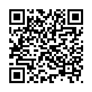 估计谢尔盖这里不光要配备服装师二维码生成