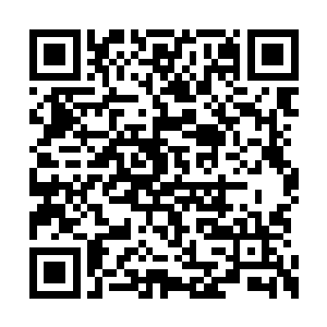 伴随着这个白袍人的离开一个声音传了过来说道二维码生成