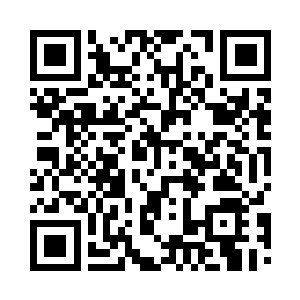 伸出手就将刘佳的头发放到了一边去二维码生成