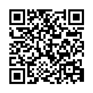 伸出手端起小几上的粉彩白瓷茶杯慢慢啜饮二维码生成