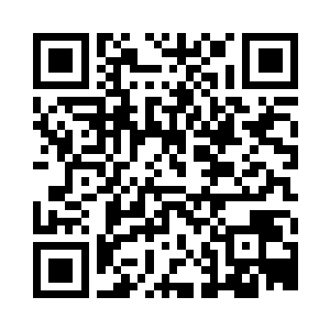 伸手用着纤细的手指撩了一把额头的发丝二维码生成