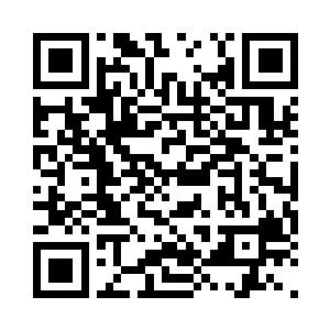 伺候在房间外面的两个姑娘立刻就低下头二维码生成