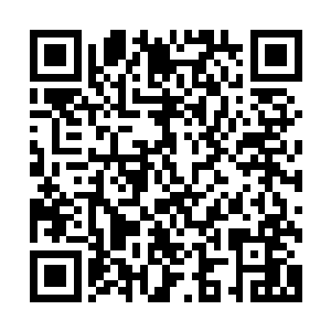 似乎已经完全被吓住了的模样……一直到他似乎感觉到了什么二维码生成