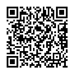 似乎无形当中有着一双手狠狠的掐住他们的脖子二维码生成