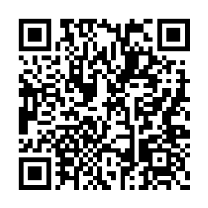 但一个更加紧密的团体却开始在张铁的身边形成二维码生成