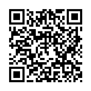 但两个人扭动腰肢和抖动肚皮的样子二维码生成