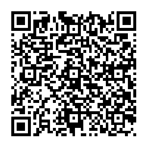 但他们的盔甲都是和身体黏连在一起的――这种怪物被铸造出来的时候目的就是为了杀戮二维码生成