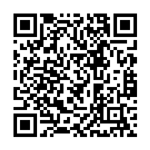 但他们硬是凭借着强硬的冲锋把我们逼到了大楼里面二维码生成