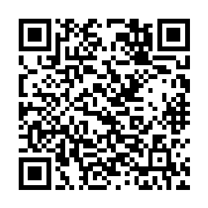 但他总不能就抱着韩韵在河边的这小亭子内呆一个晚上二维码生成