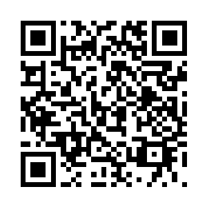 但他还是安慰的抚摸着江可曼的后背二维码生成