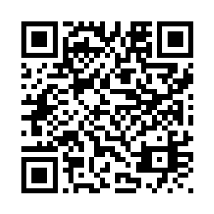 但他还是很听话的拿脸去印在纸上二维码生成