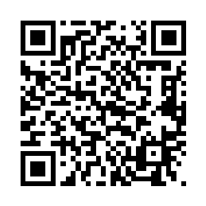但依然在疯般地推着武装皮卡车滑行二维码生成