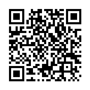 但却只是躲在车里望着那扇有她在的窗户二维码生成