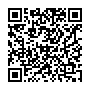 但另一名特工史密斯已经驾驶卡车等在了电话亭前二维码生成