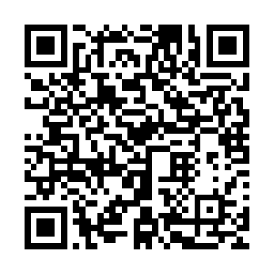 但只从其中一份的手指头缝里露出一些来就足够让人疯狂的了二维码生成